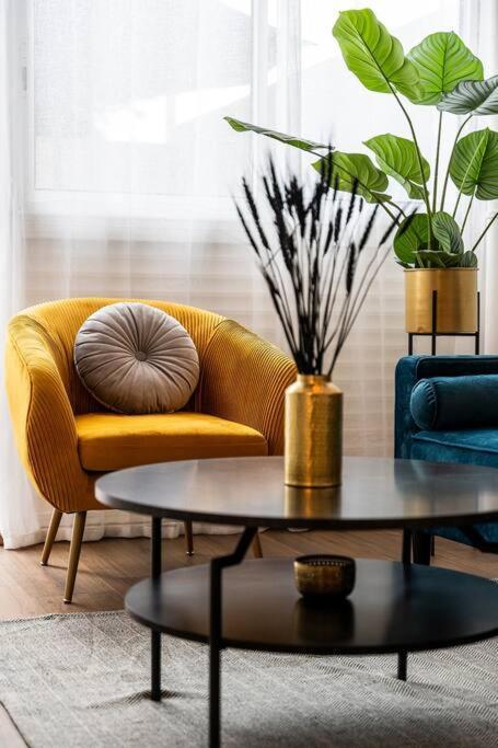 Le Cocon Retro-Chic A La Capitale Apartman Saint-Denis Kültér fotó