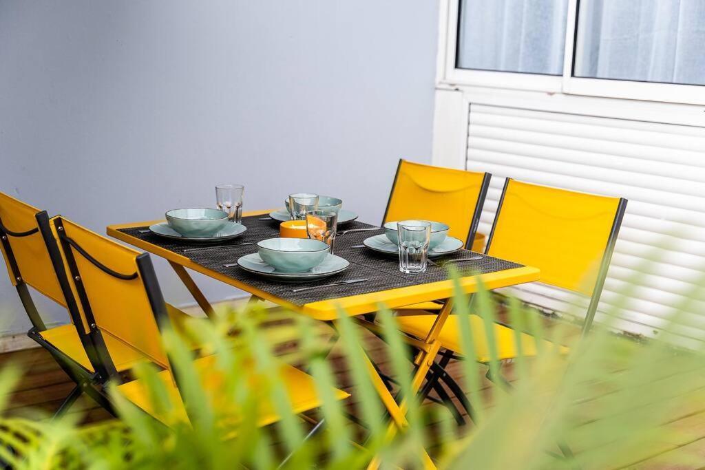 Le Cocon Retro-Chic A La Capitale Apartman Saint-Denis Kültér fotó